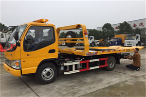 兴隆台哪里有拖车服务